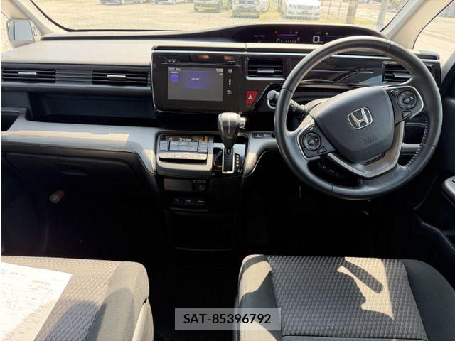 Honda STEP WGN 2016-05 8075721-2