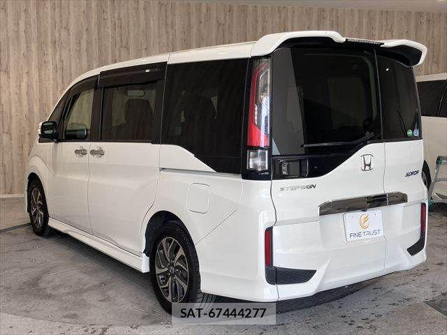 Honda STEP WGN 2016-06 8075723-26