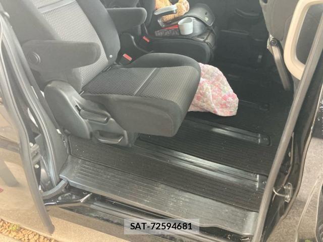 Honda STEP WGN 2016-07 8075722-18
