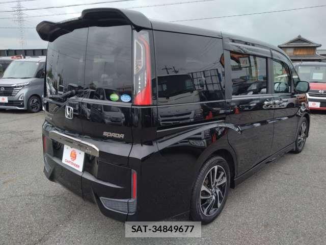 Honda STEP WGN 2017-07 8102056-11