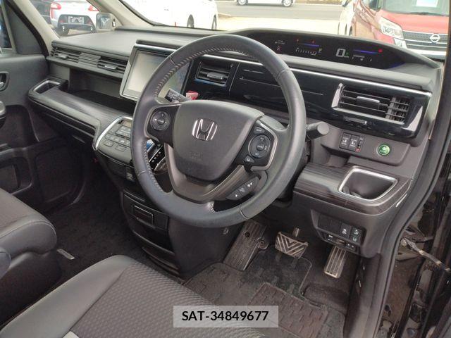 Honda STEP WGN 2017-07 8102056-19