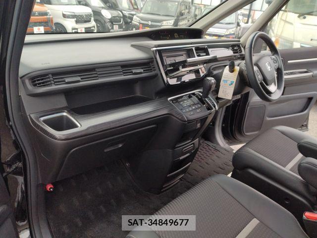 Honda STEP WGN 2017-07 8102056-23