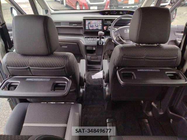 Honda STEP WGN 2017-07 8102056-25