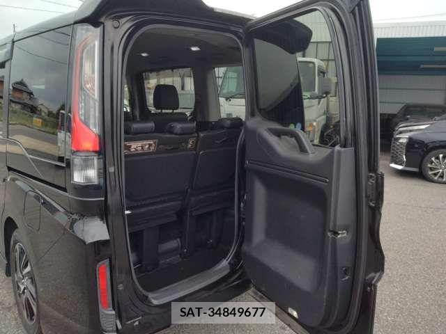 Honda STEP WGN 2017-07 8102056-5