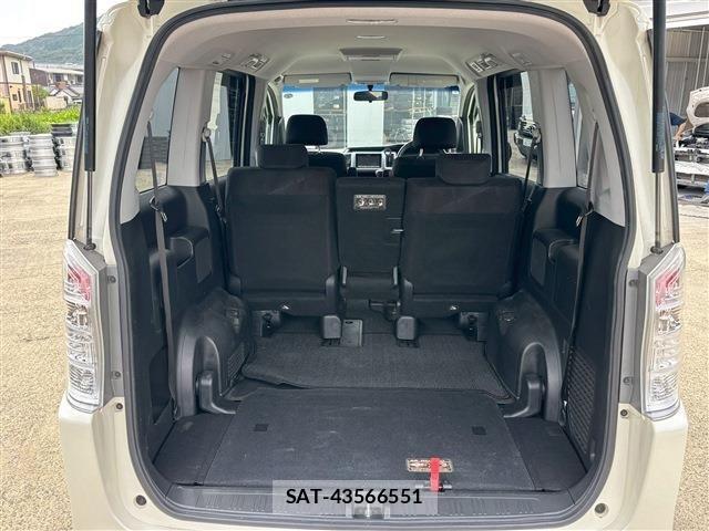 Honda STEP WGN 2010-06 8102068-8
