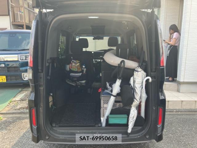 Honda STEP WGN 2019-01 8102057-4