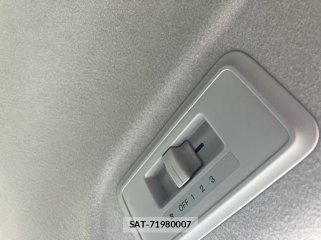 Honda STEP WGN 2012-03 8102071-13