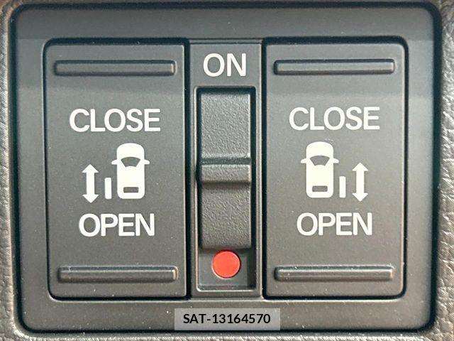 Honda STEP WGN 2025-11 8102051-5