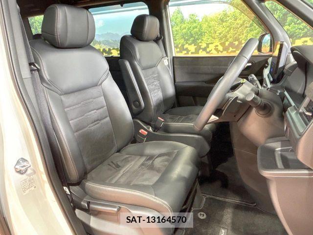 Honda STEP WGN 2025-11 8102051-8