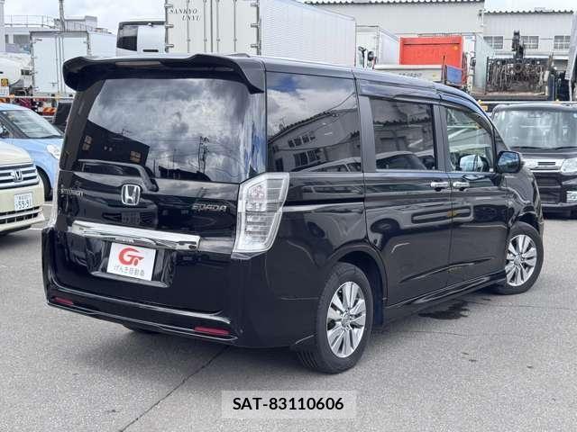 Honda STEP WGN 2013-06 8102066-1