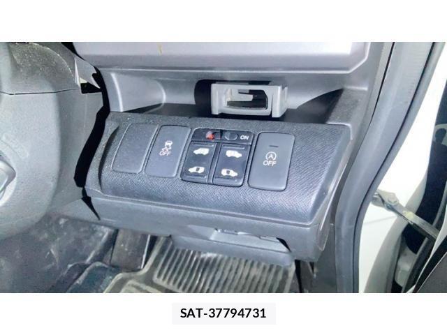 Honda STEP WGN 2013-02 8102064-15