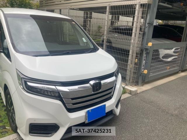 Honda STEP WGN 2018-09 8132513-1