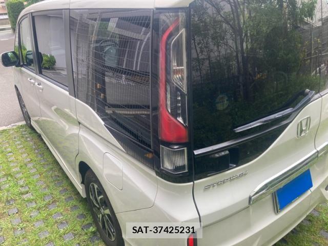 Honda STEP WGN 2018-09 8132513-2