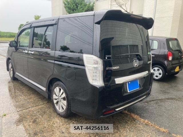 Honda STEP WGN 2014-06 8132516-4