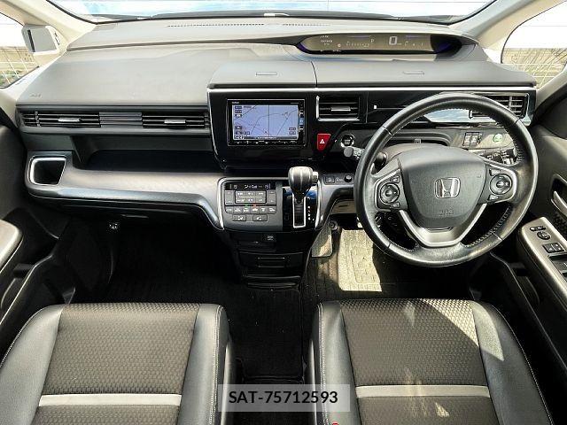 Honda STEP WGN 2018-12 8132512-1