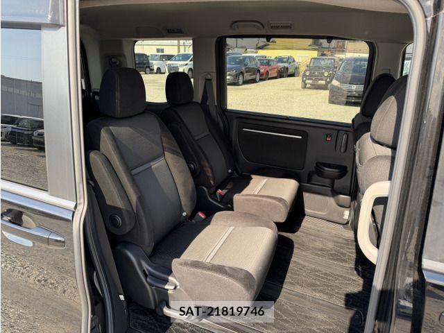 Honda STEP WGN 2018-06 8159280-12