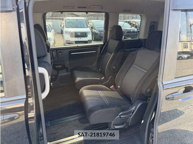 Honda STEP WGN 2018-06 8159280-17