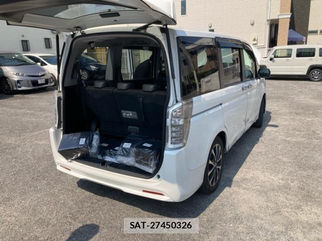 Honda STEP WGN 2013-02 8159282-3