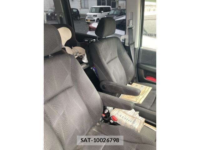Honda STEP WGN 2010-01 8159281-9
