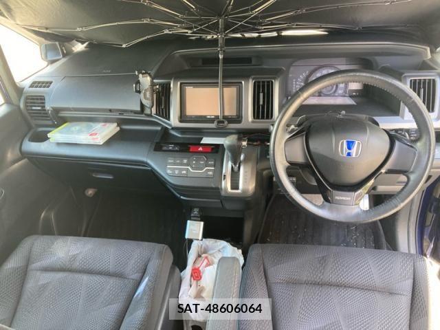 Honda STEP WGN 2011-01 8210440-9