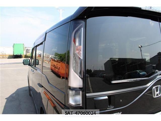 Honda STEP WGN 2019-07 8210424-21