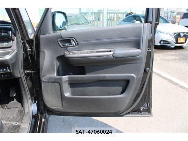Honda STEP WGN 2019-07 8210424-24