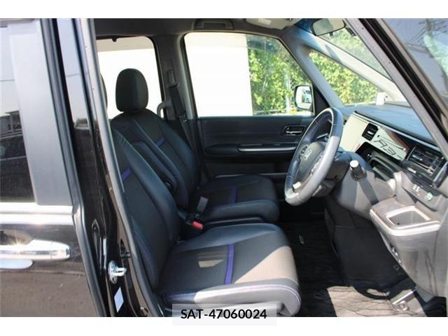 Honda STEP WGN 2019-07 8210424-25