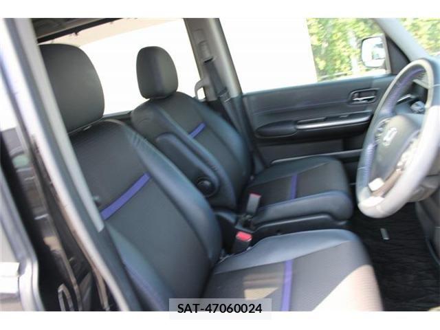Honda STEP WGN 2019-07 8210424-26