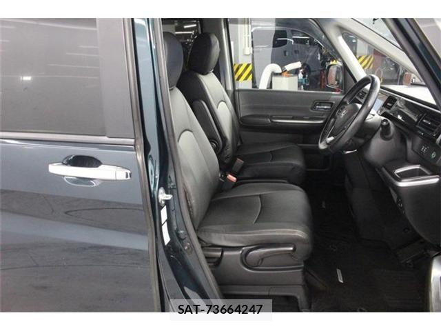 Honda STEP WGN 2021-01 8210421-29