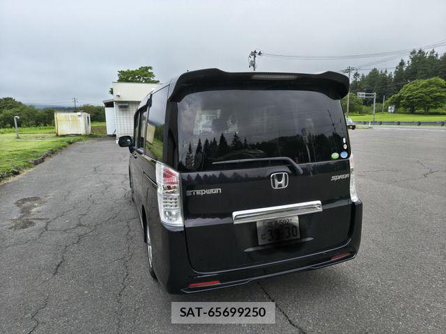 Honda STEP WGN 2011-11 8210439-1