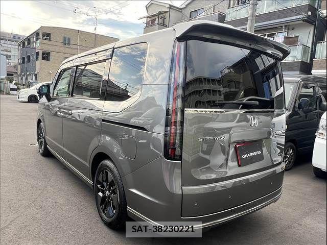 Honda STEP WGN 2023-10 8210409-9