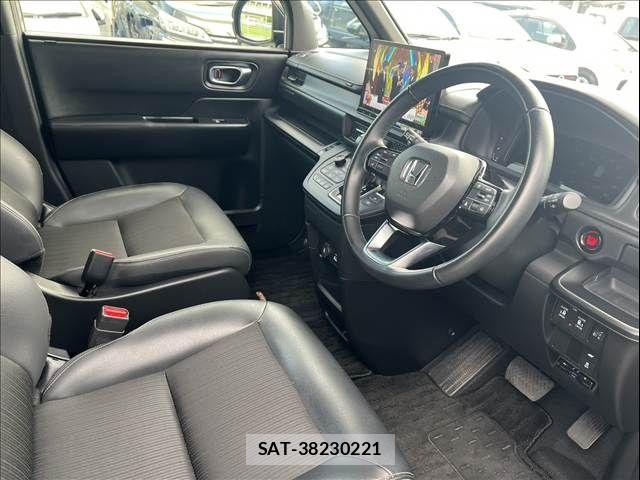 Honda STEP WGN 2023-10 8210409-12