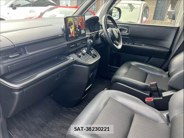 Honda STEP WGN 2023-10 8210409-14