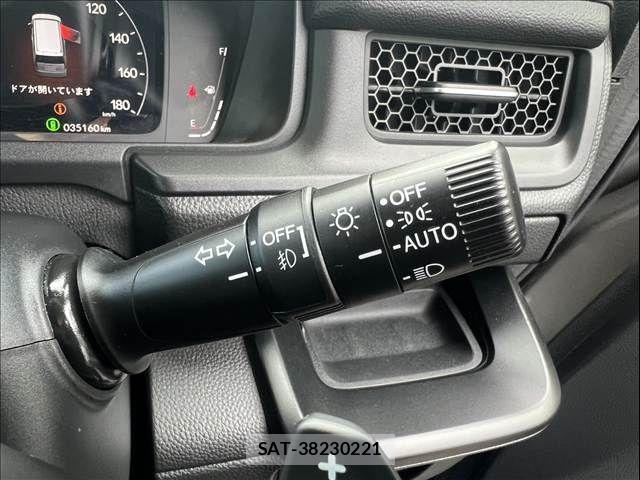 Honda STEP WGN 2023-10 8210409-25