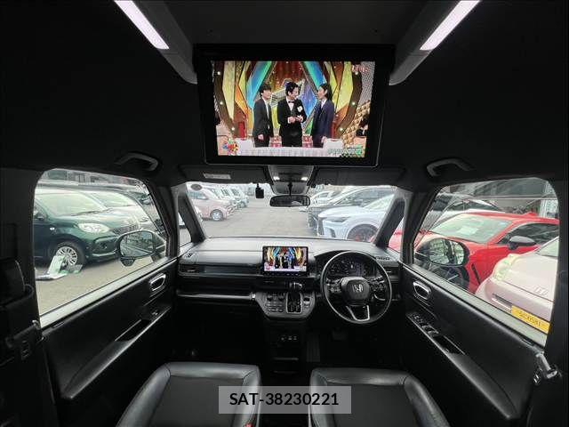 Honda STEP WGN 2023-10 8210409-2