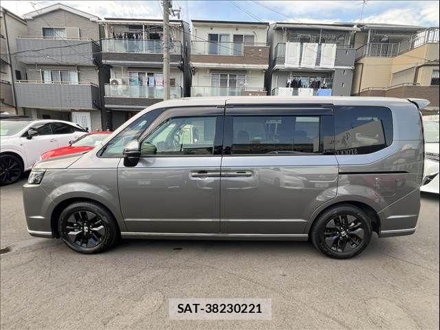 Honda STEP WGN 2023-10 8210409-6