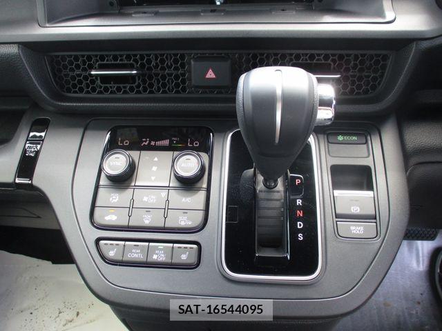 Honda STEP WGN 2026-03 8210415-23