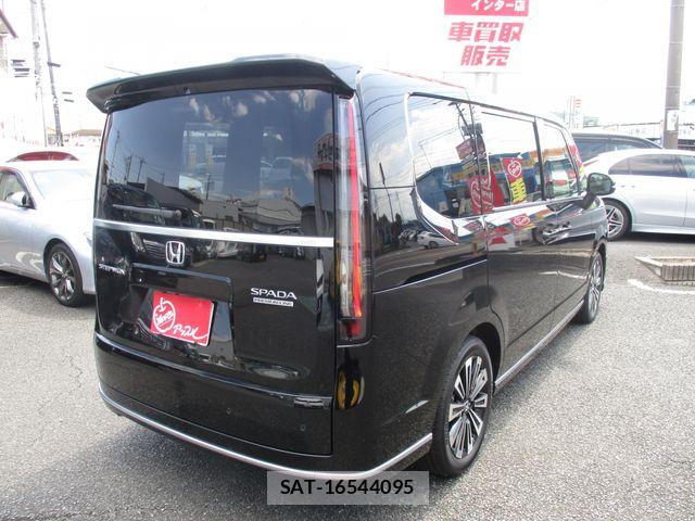 Honda STEP WGN 2026-03 8210415-2