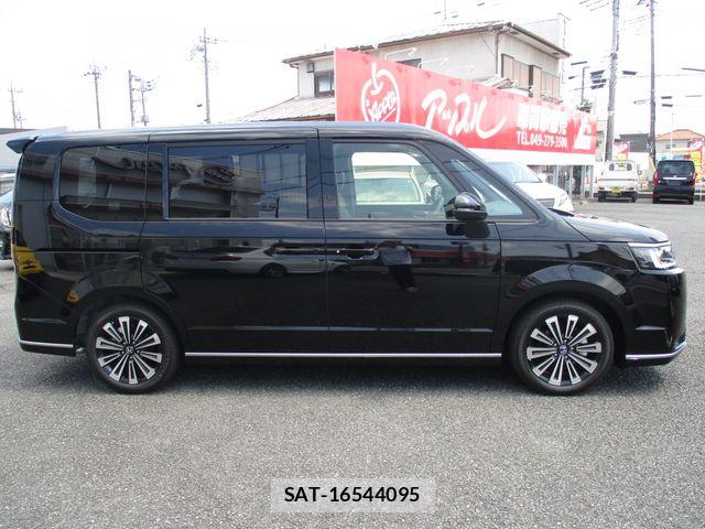 Honda STEP WGN 2026-03 8210415-7