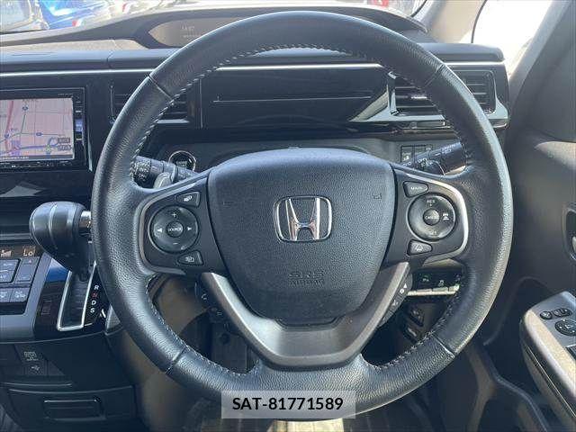 Honda STEP WGN 2018-03 8210418-13