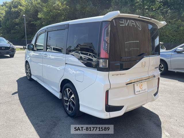 Honda STEP WGN 2018-03 8210418-22