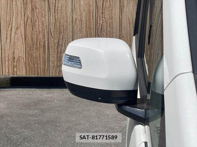 Honda STEP WGN 2018-03 8210418-28