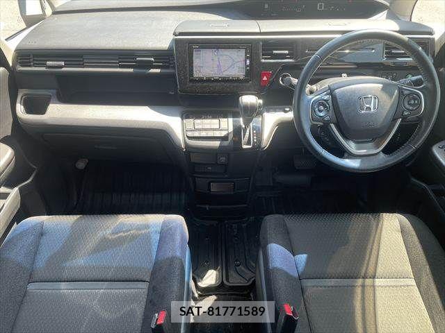 Honda STEP WGN 2018-03 8210418-2