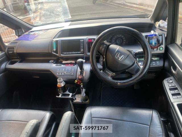 Honda STEP WGN 2012-01 8210438-11