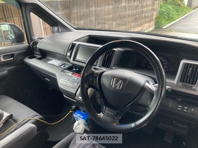 Honda STEP WGN 2012-02 8210437-10