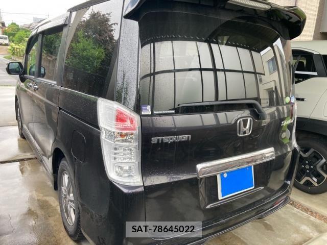 Honda STEP WGN 2012-02 8210437-3