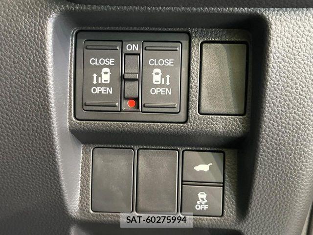Honda STEP WGN 2026-06 8210413-5