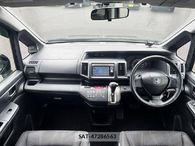 Honda STEP WGN 2011-10 8210436-1