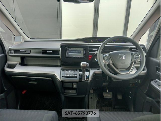 Honda STEP WGN 2021-06 8210420-10