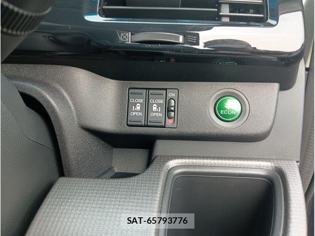 Honda STEP WGN 2021-06 8210420-12